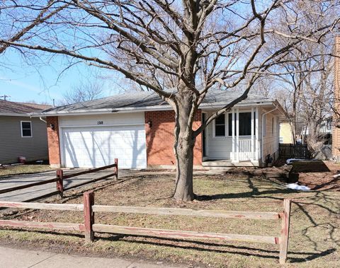 Photo of 1388 Gardina Vista, Crystal Lake, IL 60014 (MLS # 12595606)