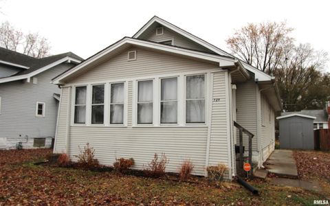 Photo of 729 S 8TH Street, Clinton, IA 52732 (MLS # QC4269506)