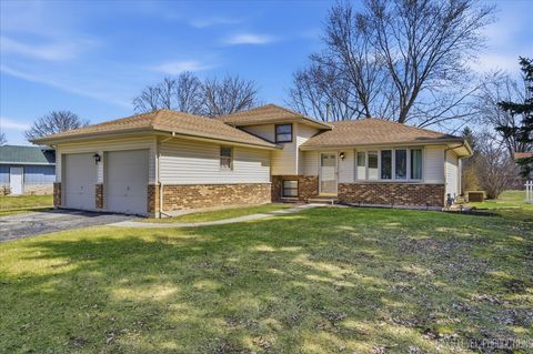 Photo of Warrenville, IL 60555 (MLS # 12596754)