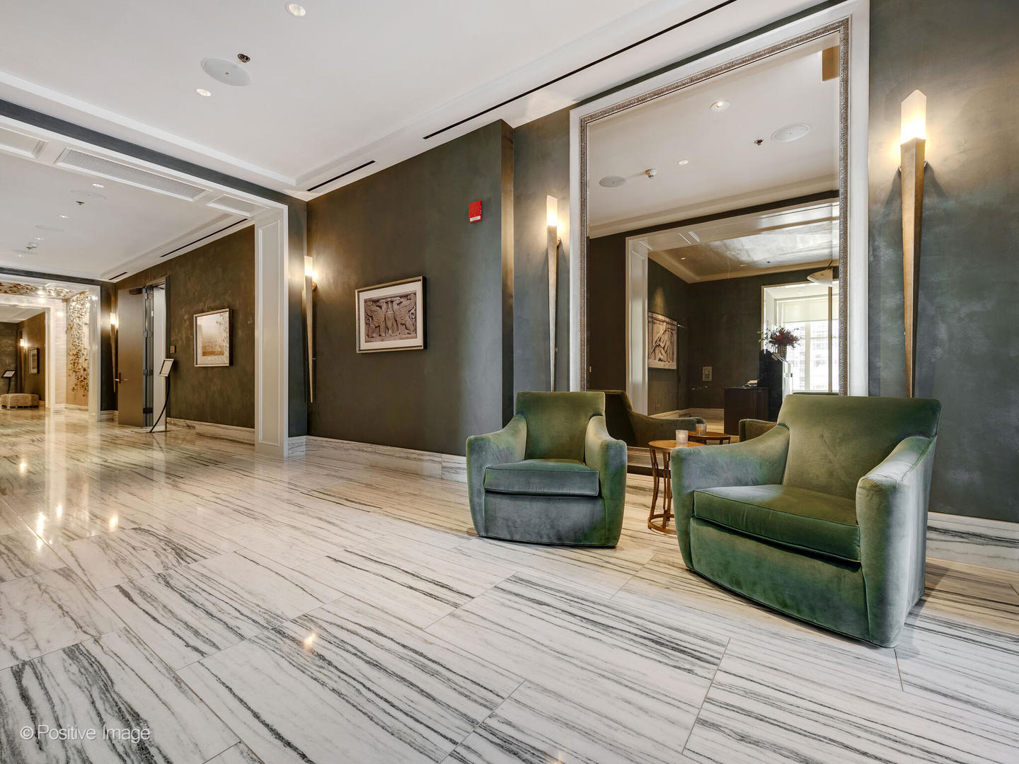 118 E Erie Street 31G