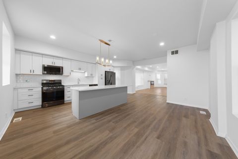 Tiny photo for 747 S Kenneth Avenue, Chicago, IL 60624 (MLS # 12490391)