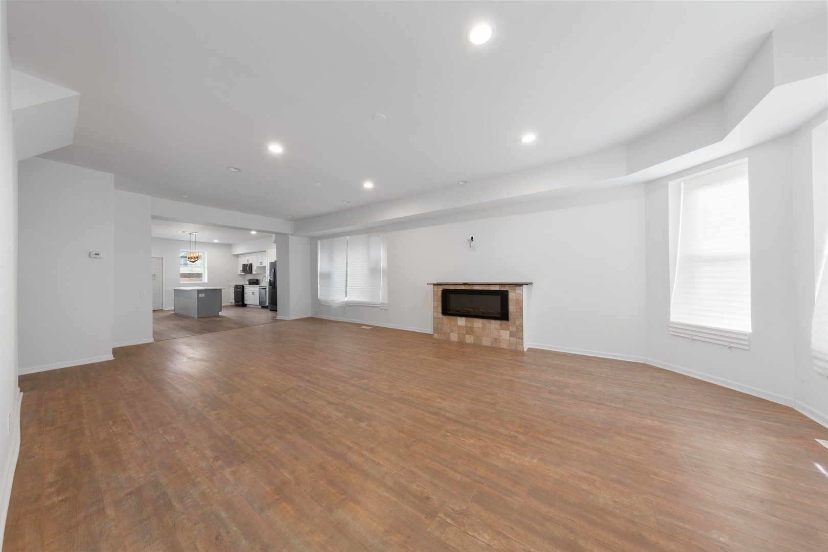 747 S Kenneth Avenue