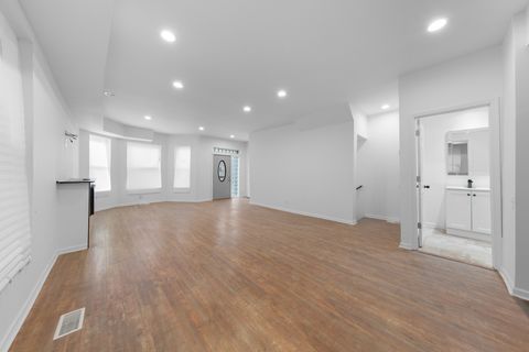 Tiny photo for 747 S Kenneth Avenue, Chicago, IL 60624 (MLS # 12490391)