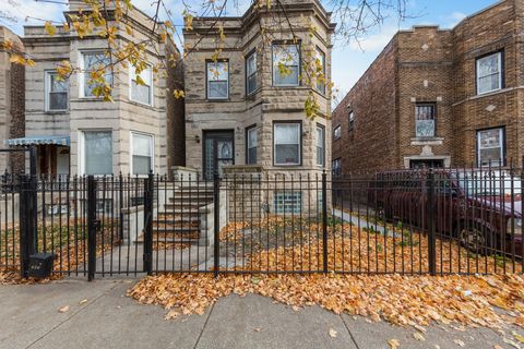 Photo of 747 S Kenneth Avenue, Chicago, IL 60624 (MLS # 12490391)
