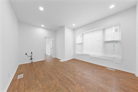 Tiny photo for 747 S Kenneth Avenue, Chicago, IL 60624 (MLS # 12490391)