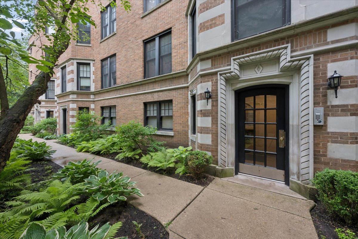 602 Sheridan Road 2W