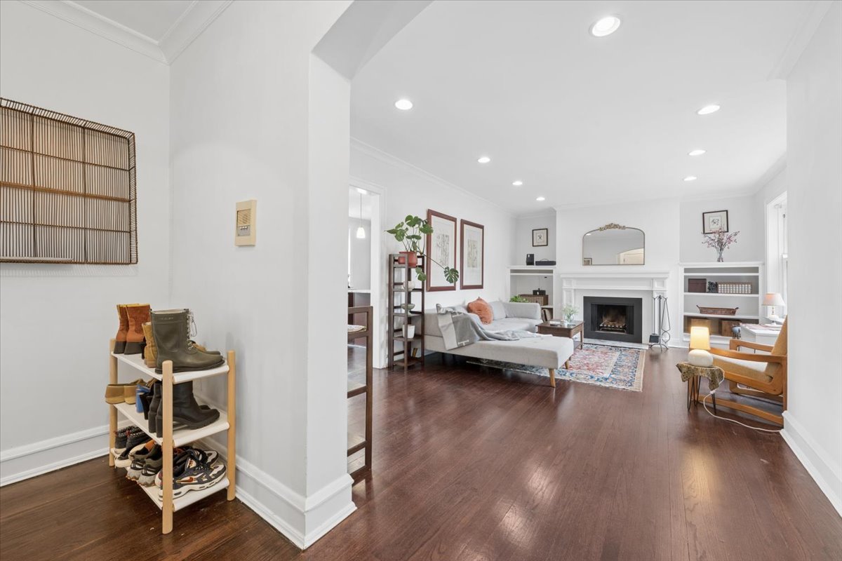 602 Sheridan Road 2W