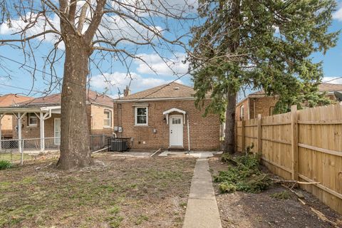 Tiny photo for 14510 S Emerald Avenue, Riverdale, IL 60827 (MLS # 12604442)