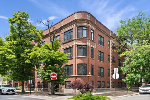 Photo of 510 W Surf Street #3, Chicago, IL 60657 (MLS # 12669421)