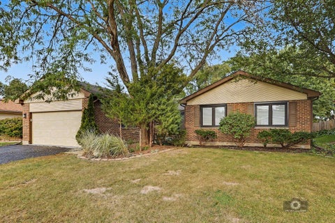 Photo of 1424 Coral Reef Way, Lake Zurich, IL 60047 (MLS # 12763271)