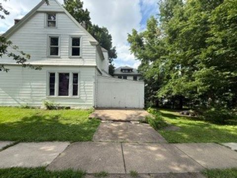 Tiny photo for 1603 Arlington Avenue, Davenport, IA 52803 (MLS # 12690190)