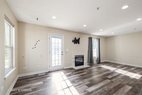 Tiny photo for 519 Jennifer Circle, Mundelein, IL 60060 (MLS # 12433683)