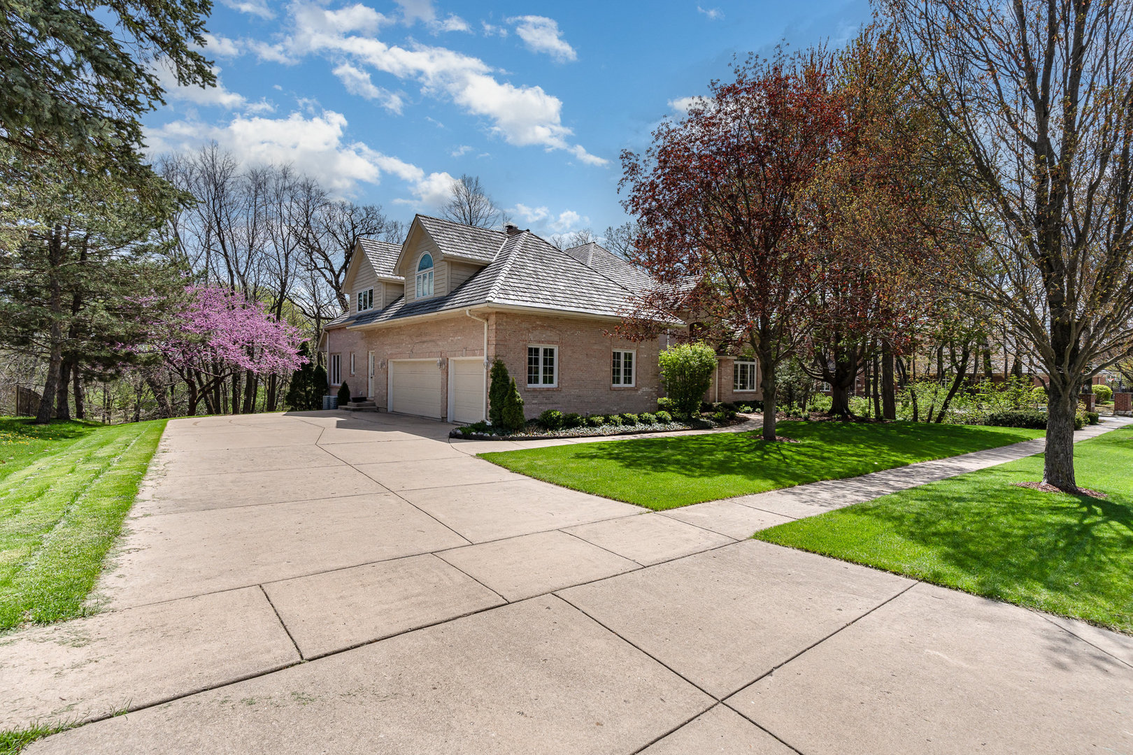 24645 W Manor Drive