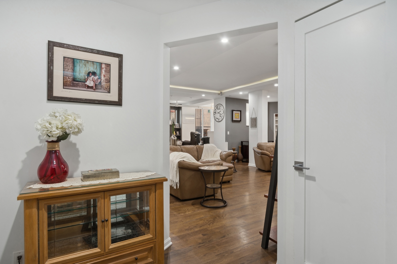 727 S Dearborn Street 911