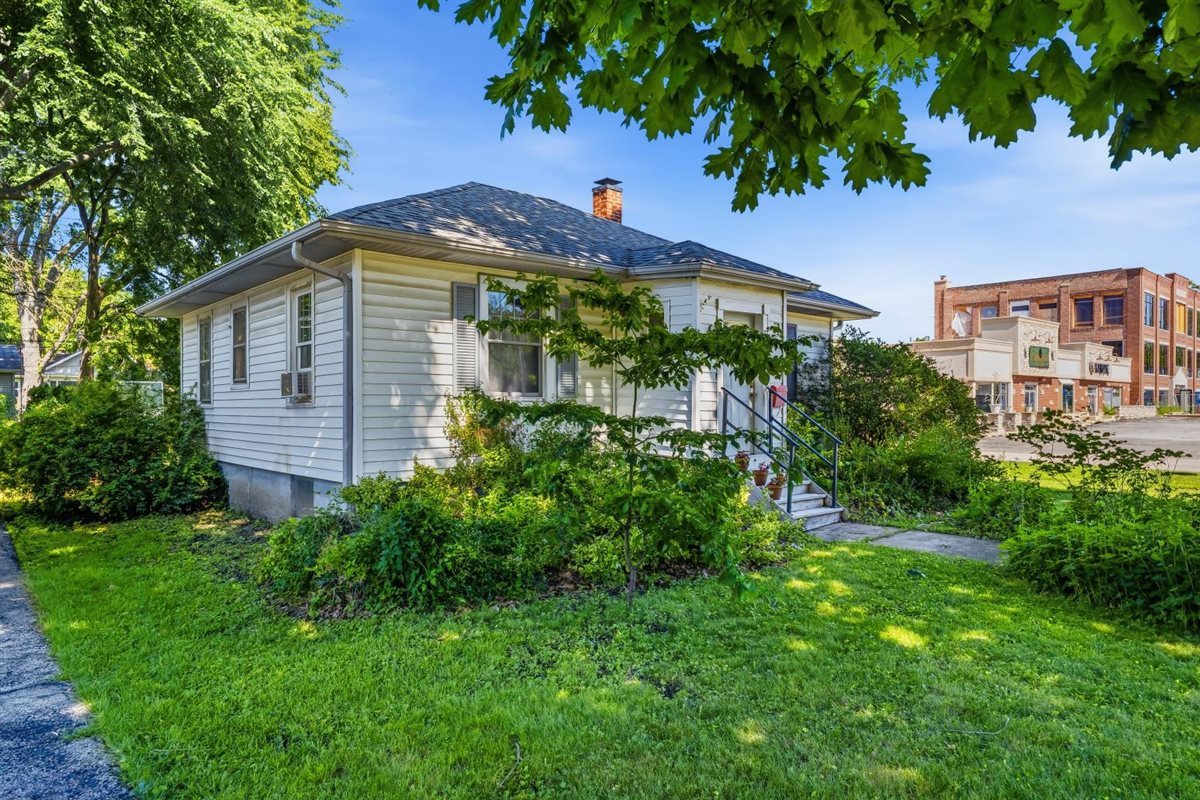 228 Anderson Boulevard