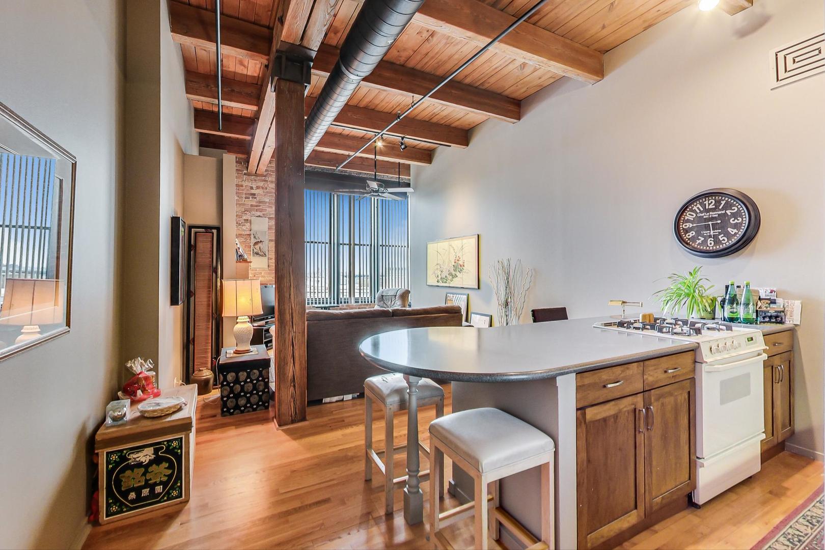 728 W JACKSON Boulevard 817
