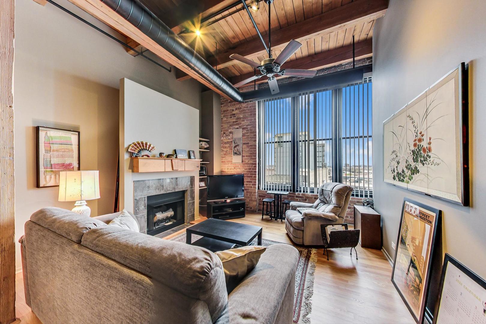 728 W JACKSON Boulevard 817