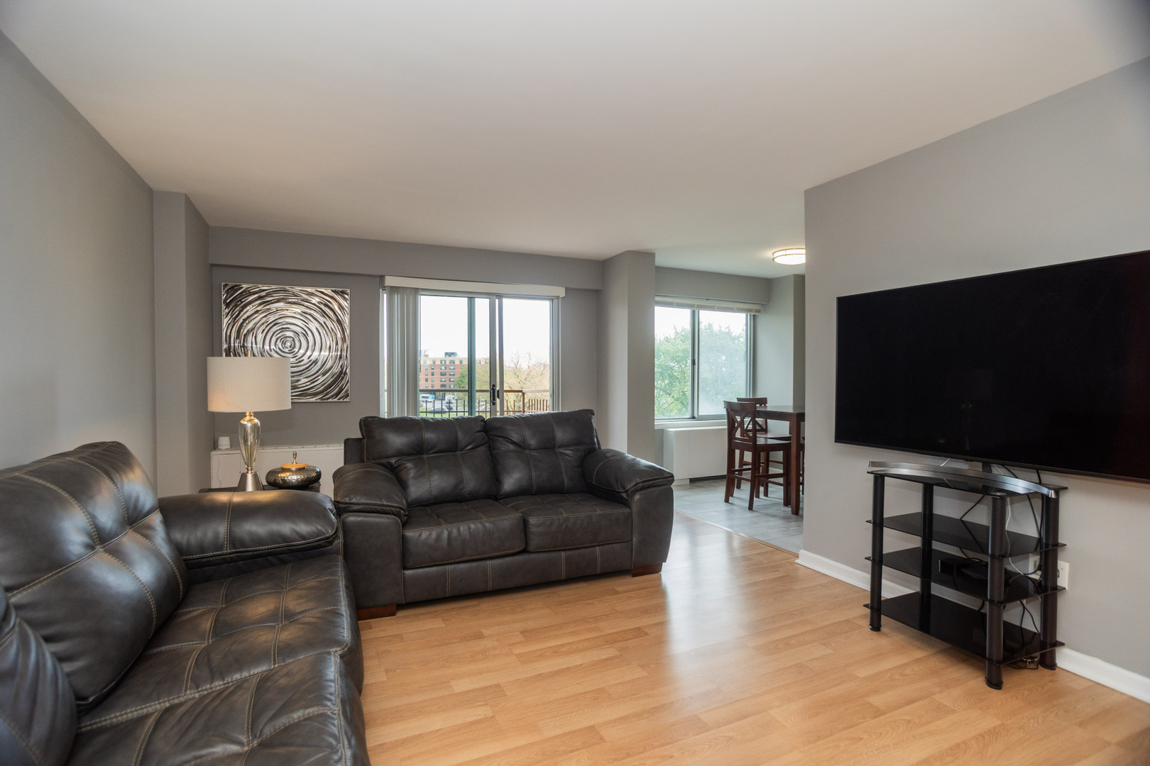6833 N Kedzie Avenue 410