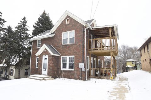 1305 Garrison Avenue Rockford IL 61103