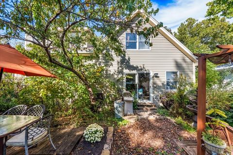 Tiny photo for 31 W Harrison Road, Lombard, IL 60148 (MLS # 12521922)