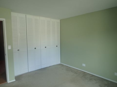 Tiny photo for 1127 S Old Wilke Road #101, Arlington Heights, IL 60005 (MLS # 12682143)