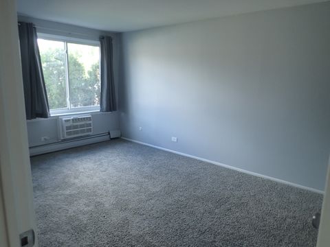 Tiny photo for 1127 S Old Wilke Road #101, Arlington Heights, IL 60005 (MLS # 12682143)