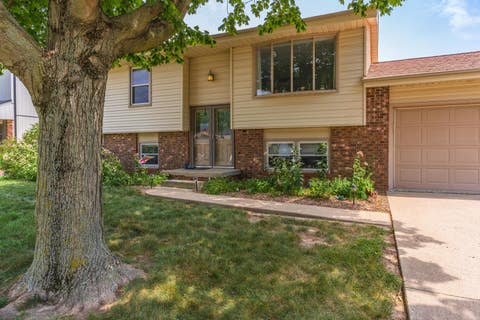 Tiny photo for 304 S Evergreen Lane, Bloomington, IL 61704 (MLS # 12702395)
