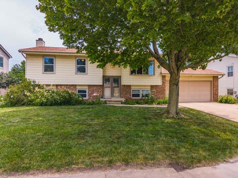 Tiny photo for 304 S Evergreen Lane, Bloomington, IL 61704 (MLS # 12702395)
