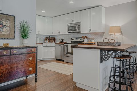 Tiny photo for 831 Garfield Avenue #C, Libertyville, IL 60048 (MLS # 12702869)