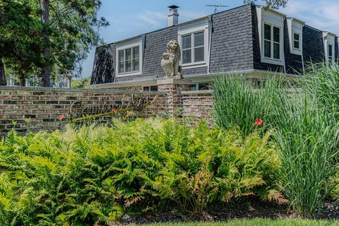 Tiny photo for 831 Garfield Avenue #C, Libertyville, IL 60048 (MLS # 12702869)