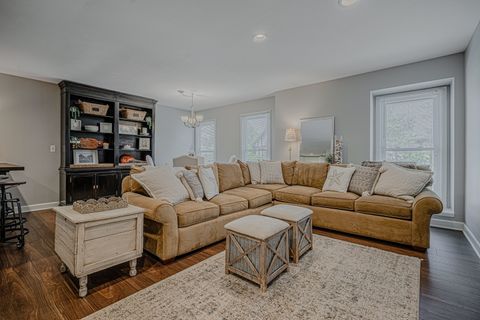 Tiny photo for 831 Garfield Avenue #C, Libertyville, IL 60048 (MLS # 12702869)