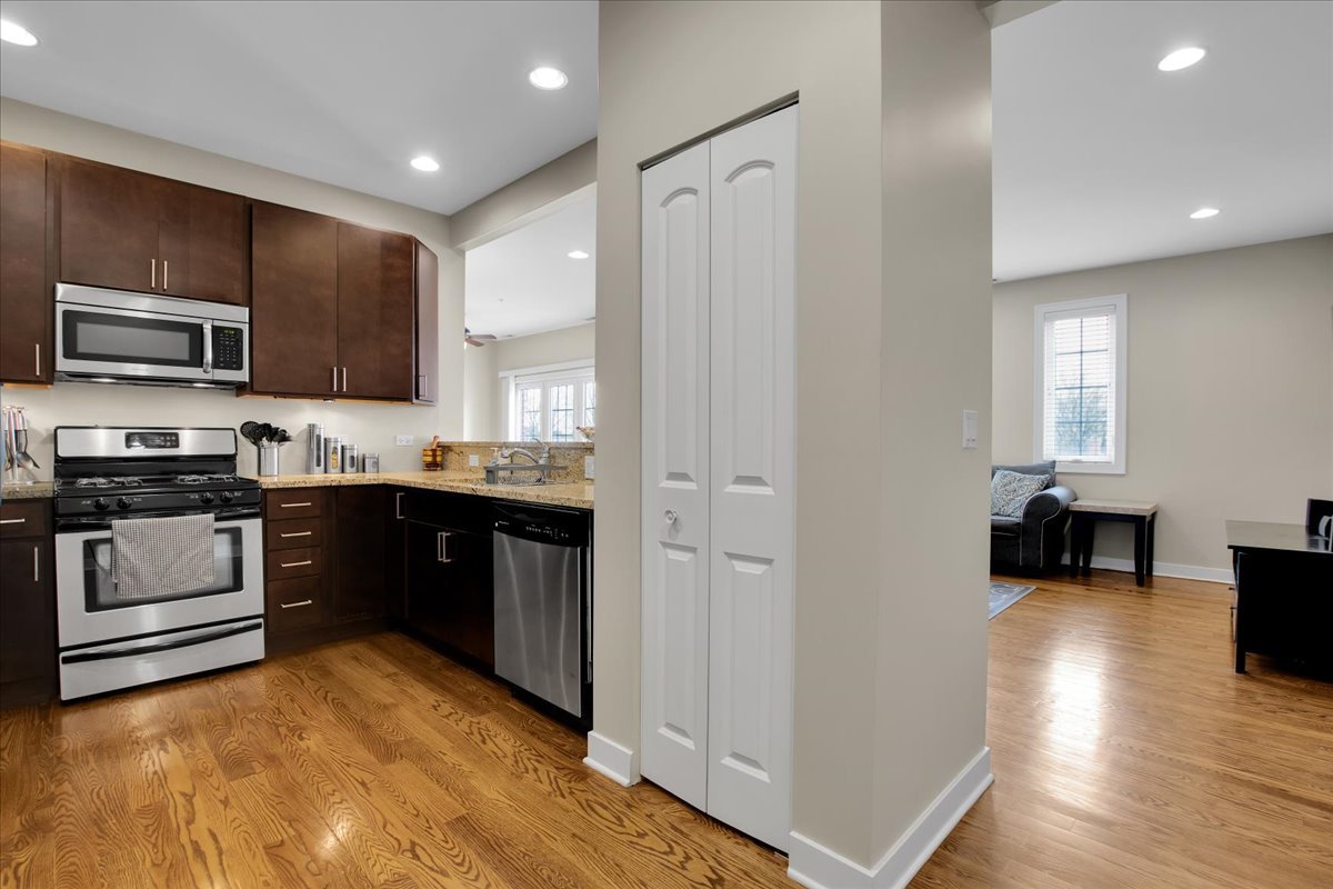 9107 Grand Avenue 3W