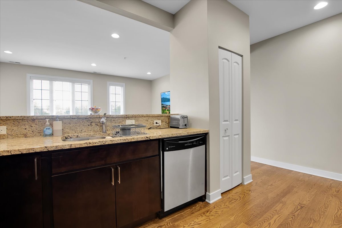 9107 Grand Avenue 3W