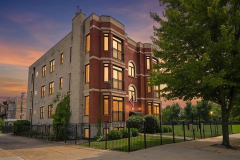Photo of 4135 S Vincennes Avenue #3N, Chicago, IL 60653 (MLS # 12754031)