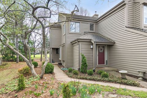Tiny photo for 723 Golf Lane #944, Lake Barrington, IL 60010 (MLS # 12632411)