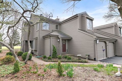 Photo of 723 Golf Lane #944, Lake Barrington, IL 60010 (MLS # 12632411)