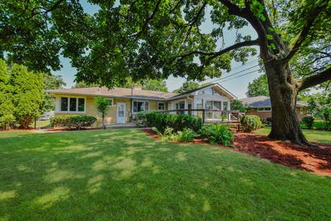 Tiny photo for 924 S Stone Avenue, La Grange, IL 60525 (MLS # 12705919)