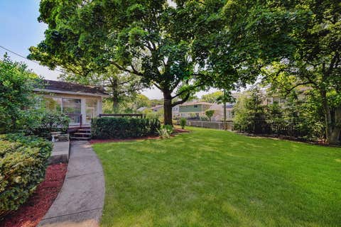 Tiny photo for 924 S Stone Avenue, La Grange, IL 60525 (MLS # 12705919)