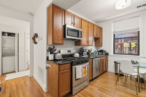 Tiny photo for 903 W CORNELIA Avenue #1N, Chicago, IL 60657 (MLS # 12472330)