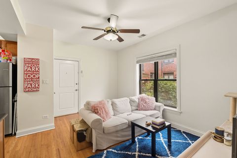 Tiny photo for 903 W CORNELIA Avenue #1N, Chicago, IL 60657 (MLS # 12472330)