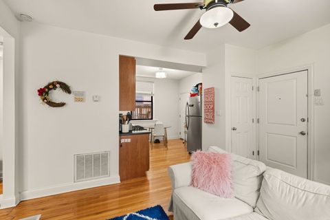Tiny photo for 903 W CORNELIA Avenue #1N, Chicago, IL 60657 (MLS # 12472330)