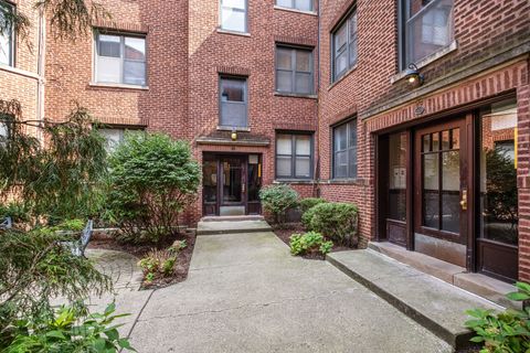 Tiny photo for 903 W CORNELIA Avenue #1N, Chicago, IL 60657 (MLS # 12472330)