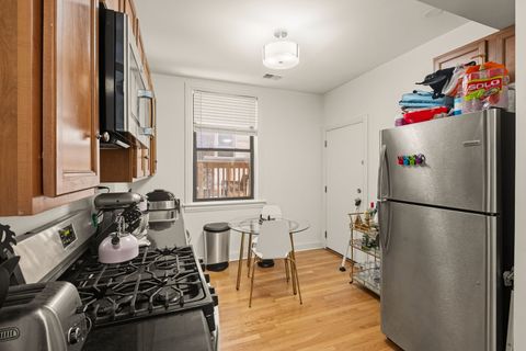 Tiny photo for 903 W CORNELIA Avenue #1N, Chicago, IL 60657 (MLS # 12472330)