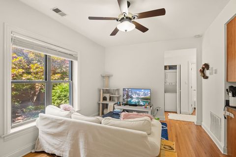 Tiny photo for 903 W CORNELIA Avenue #1N, Chicago, IL 60657 (MLS # 12472330)