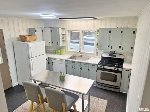 Tiny photo for 1800 MARKET Street, Metropolis, IL 62960 (MLS # EB460272)