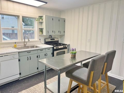 Tiny photo for 1800 MARKET Street, Metropolis, IL 62960 (MLS # EB460272)