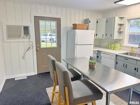 Tiny photo for 1800 MARKET Street, Metropolis, IL 62960 (MLS # EB460272)