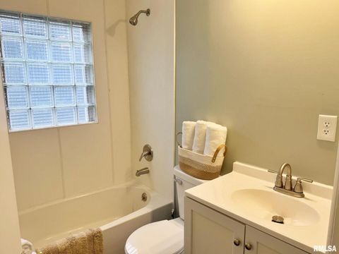 Tiny photo for 1800 MARKET Street, Metropolis, IL 62960 (MLS # EB460272)