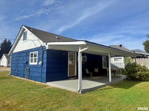 Tiny photo for 1800 MARKET Street, Metropolis, IL 62960 (MLS # EB460272)