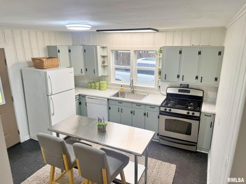 Tiny photo for 1800 MARKET Street, Metropolis, IL 62960 (MLS # EB460272)